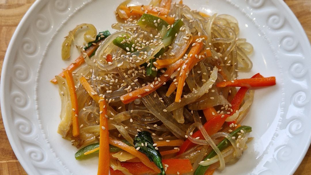 Plat final avec Japchae coréennes