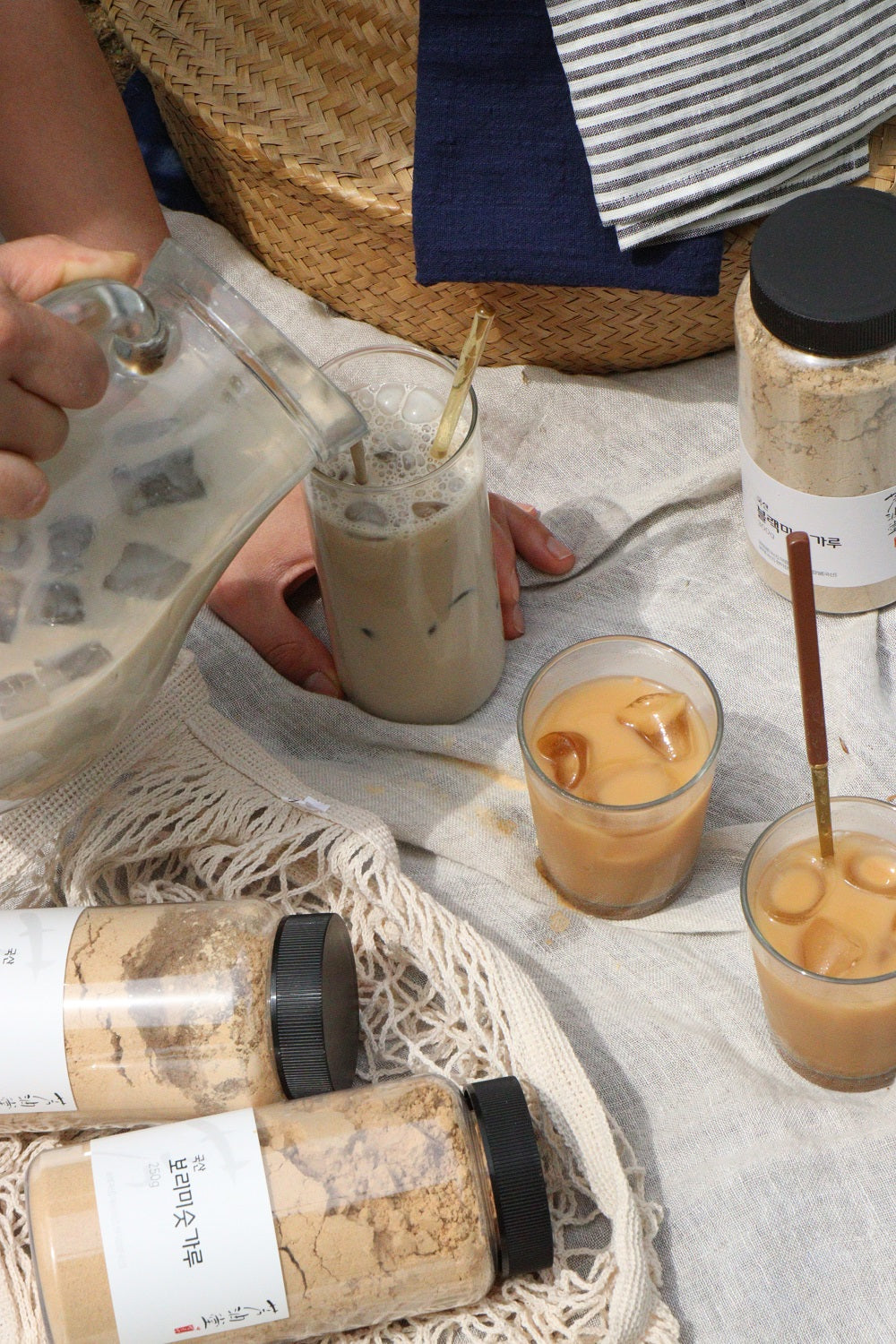 collation glacée avec du misugaru sur nappe dehors