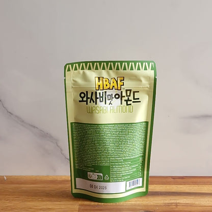 Photo du dos d'un sachet d'amandes HBAF (Corée) enrobées de wasabi