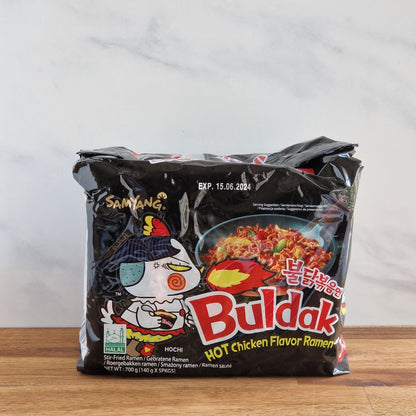 Photo du pack de 5 sachets de nouilles instantanées coréennes buldak hot chicken