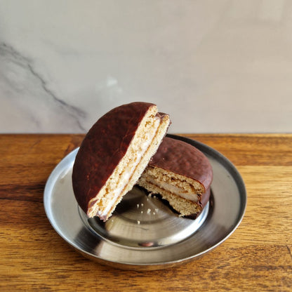 photo d'un gouter avec un chocopie coupé en deux.